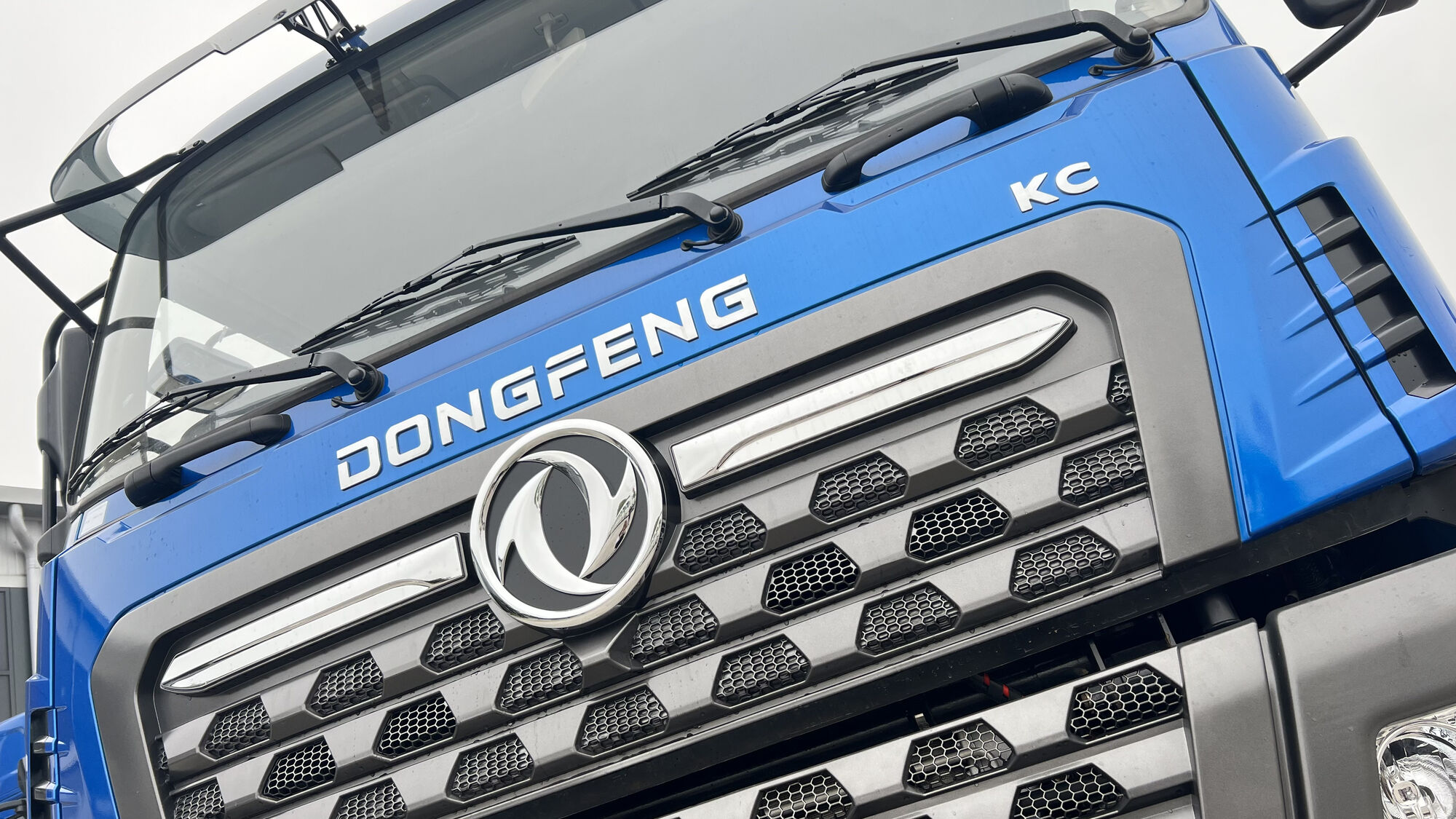 Самосвал Dongfeng KC